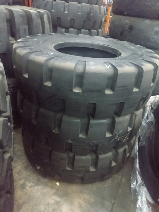 17.5-2520PRLToughL-3GearLugTreadTL